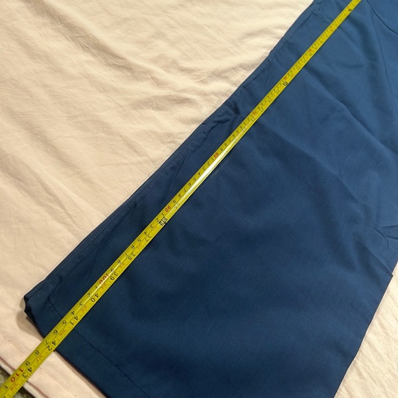 AllHeart V-Neck Top & Drawstring Pant Scrub Set - Picture 6 of 6